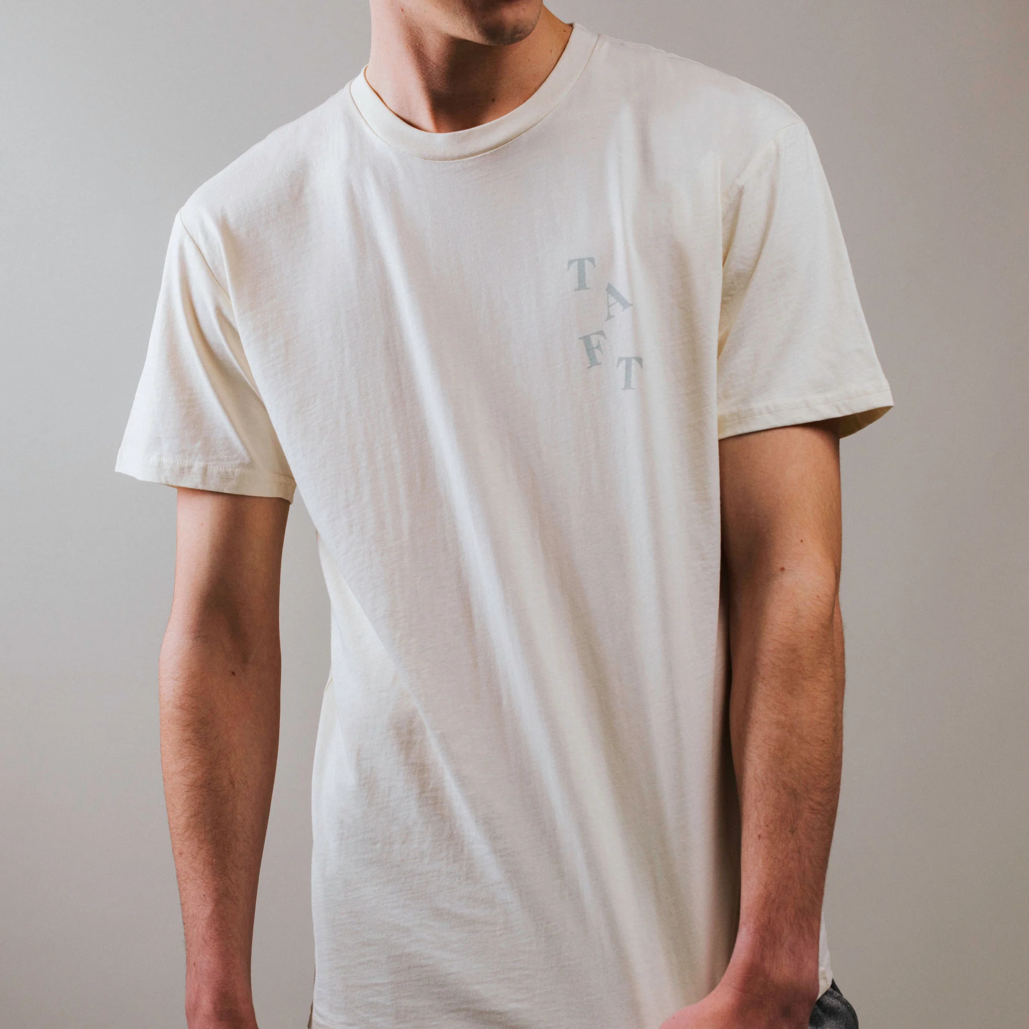 Botas T-Shirt in Cream - Image 5