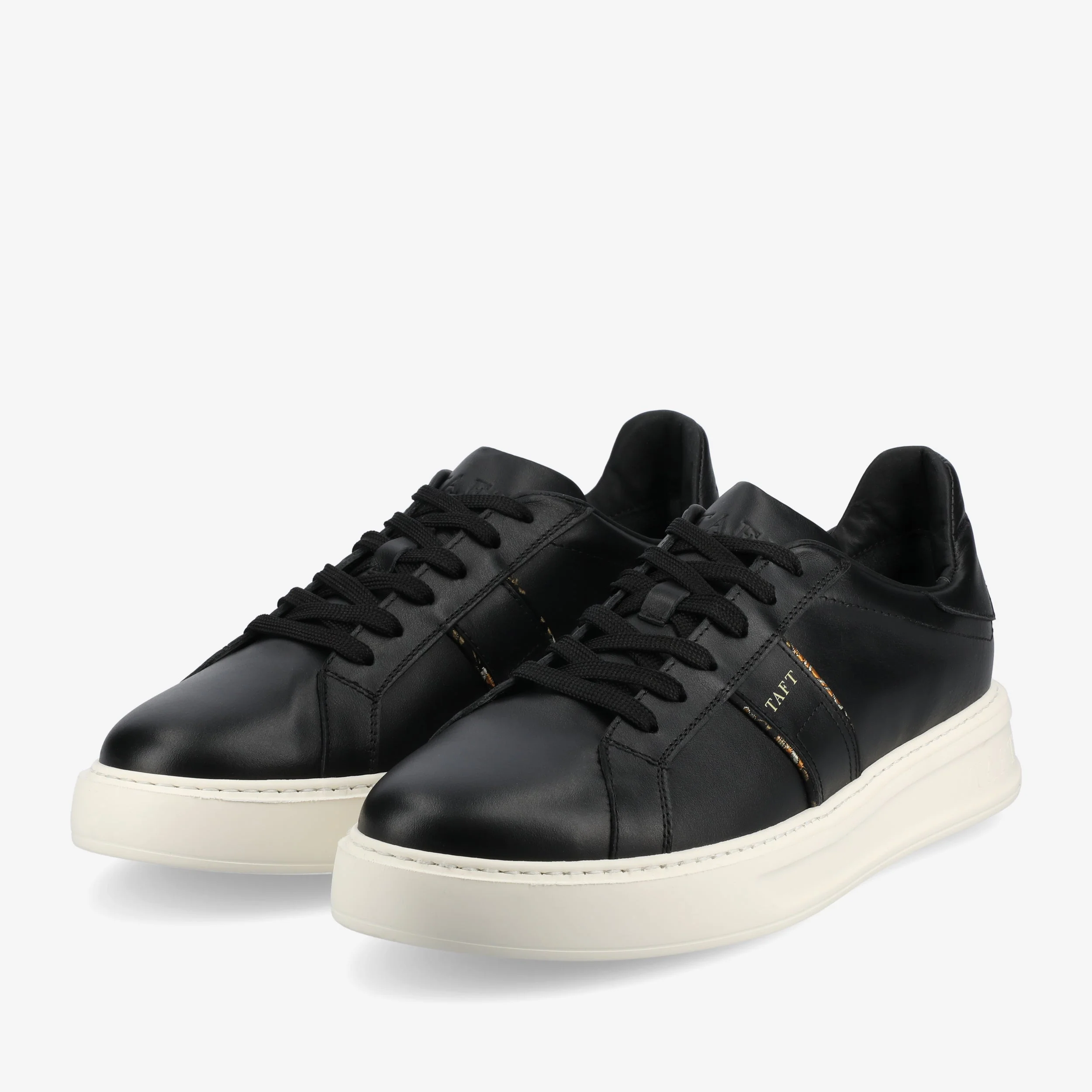 The Logan Sneaker in Black - Image 4