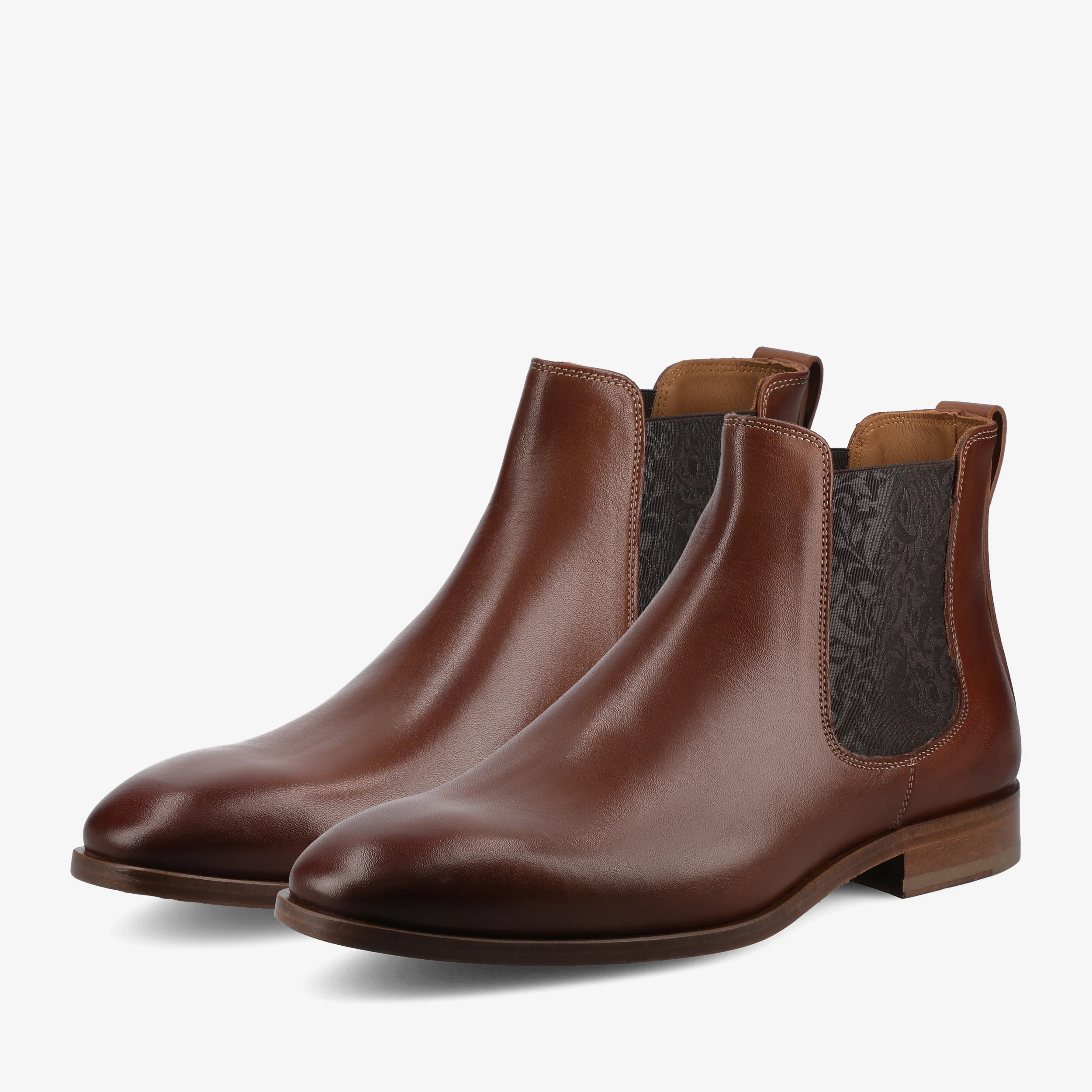 The Murphy Chelsea Boot in Brown - Image 5
