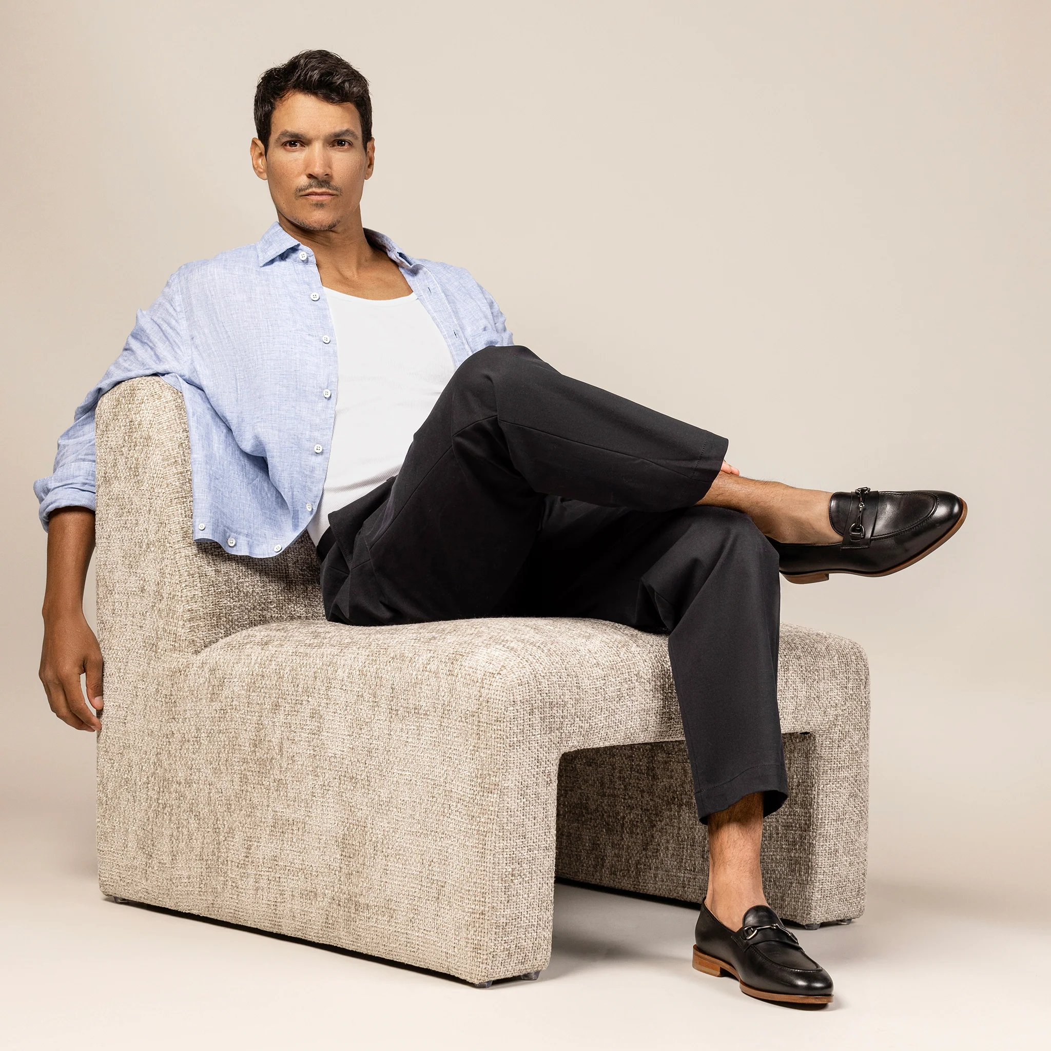 The Russell in Black - Image 3